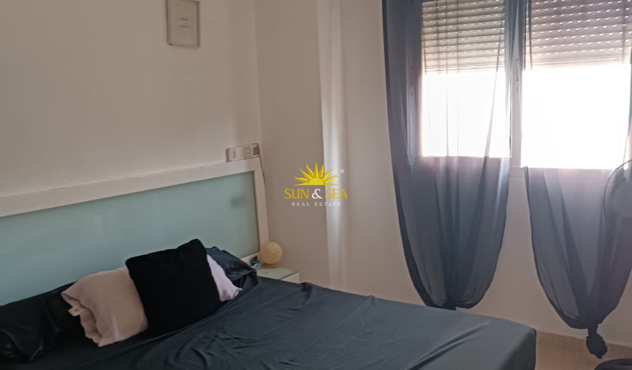 Alquiler a largo plazo - Apartamento - Torrevieja - Centro