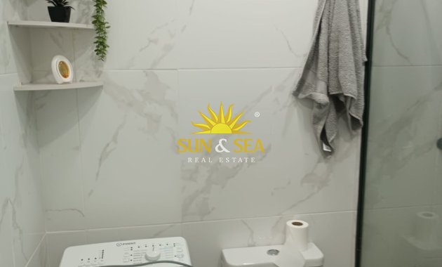 Alquiler a largo plazo - Apartamento - Torrevieja - Centro
