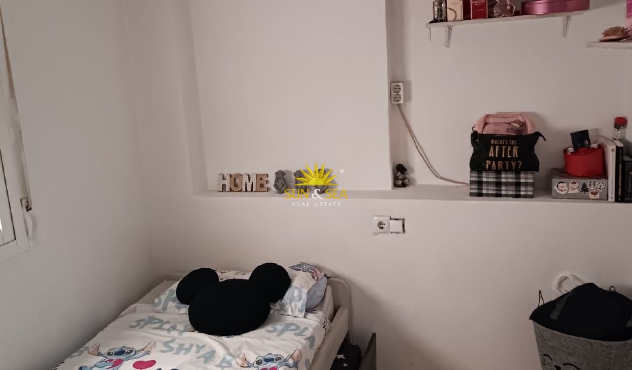 Alquiler a largo plazo - Apartamento - Torrevieja - Centro