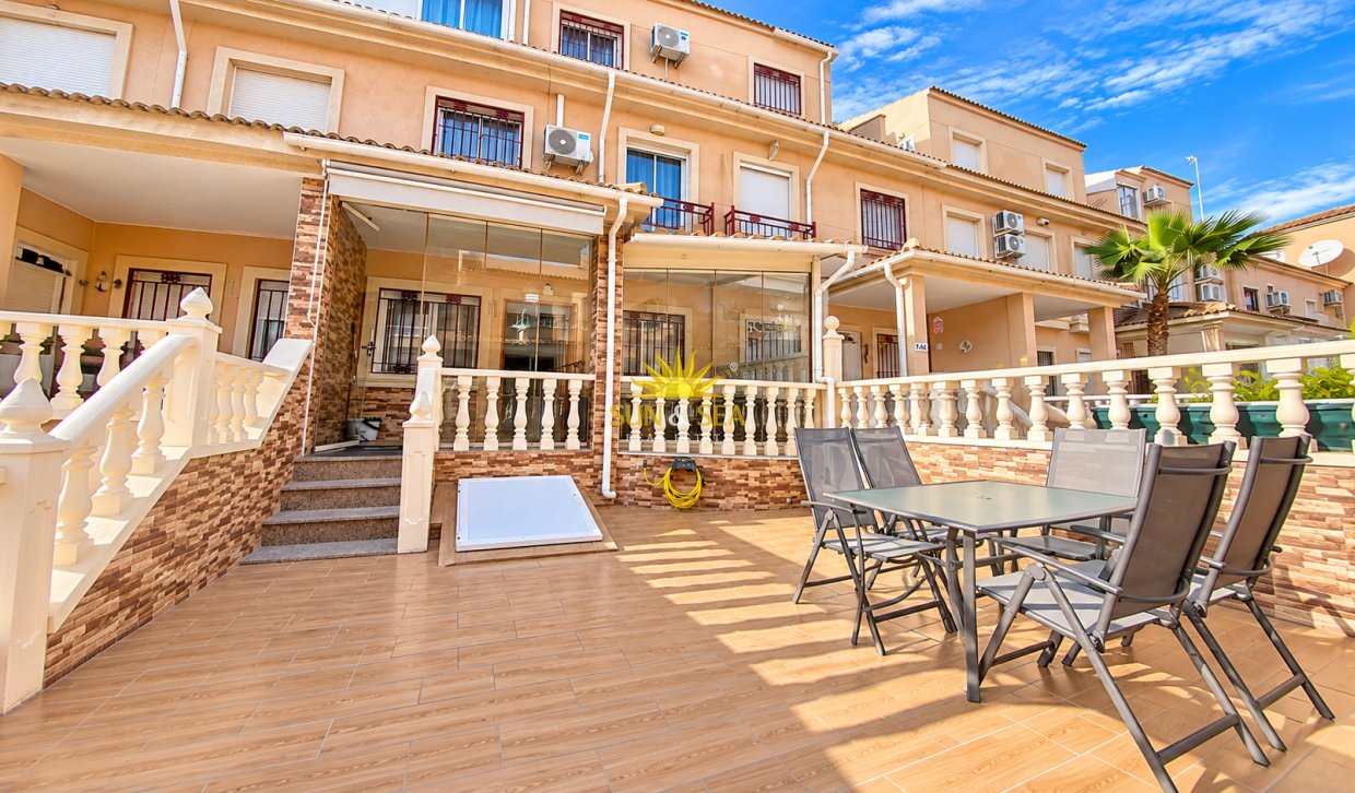 Wiederverkauf - Villa - Orihuela Costa - Playa Flamenca