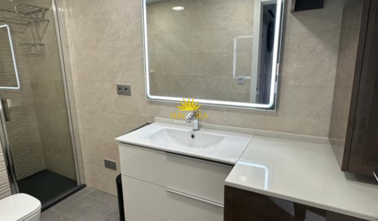 Location à long terme - Appartement - Alicante (Alacant)