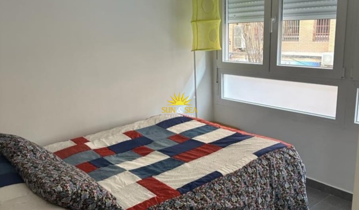 Location à long terme - Appartement - Alicante (Alacant)