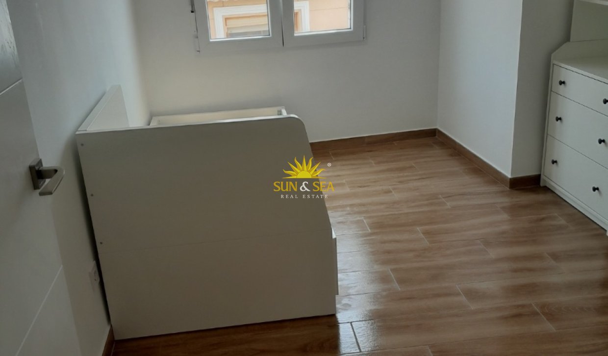 Location à long terme - Appartement - El Campello