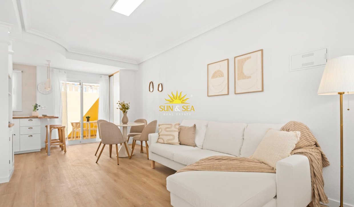 Revente - Villa / Semi détaché - Orihuela Costa - Lomas de Campoamor-Las Ramblas