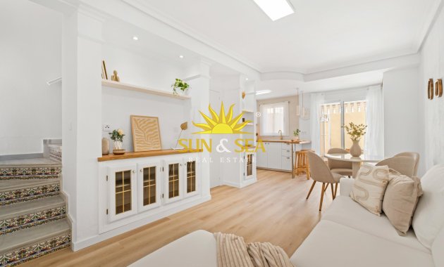 Revente - Villa / Semi détaché - Orihuela Costa - Lomas de Campoamor-Las Ramblas