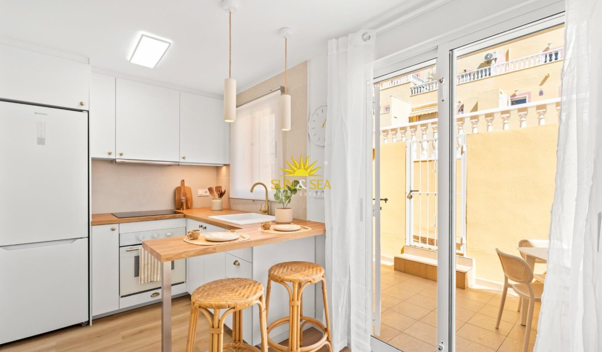 Revente - Villa / Semi détaché - Orihuela Costa - Lomas de Campoamor-Las Ramblas