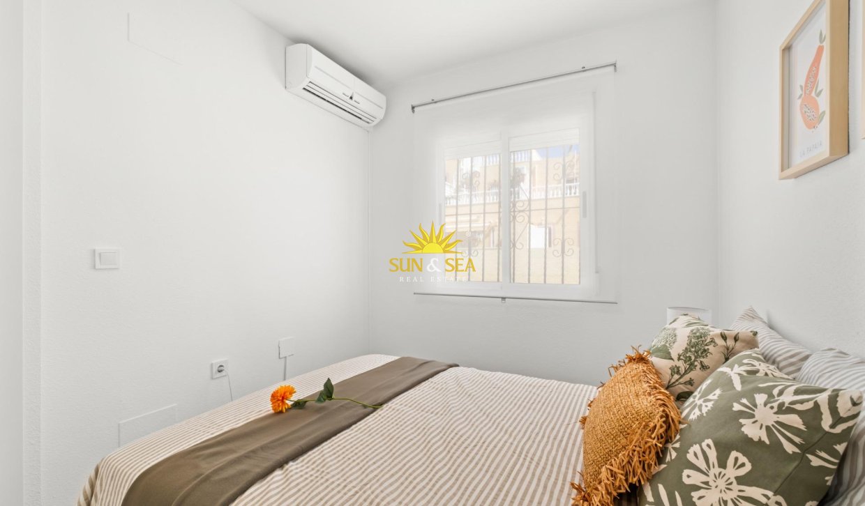 Revente - Villa / Semi détaché - Orihuela Costa - Lomas de Campoamor-Las Ramblas