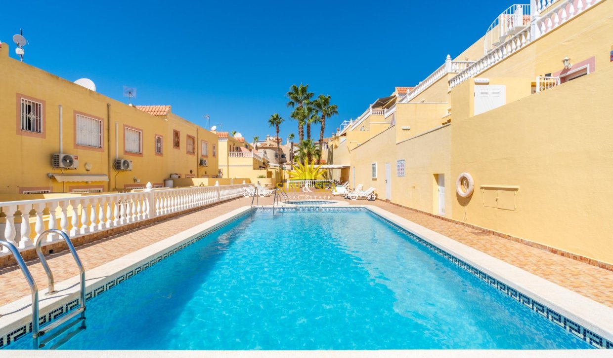 Revente - Villa / Semi détaché - Orihuela Costa - Lomas de Campoamor-Las Ramblas