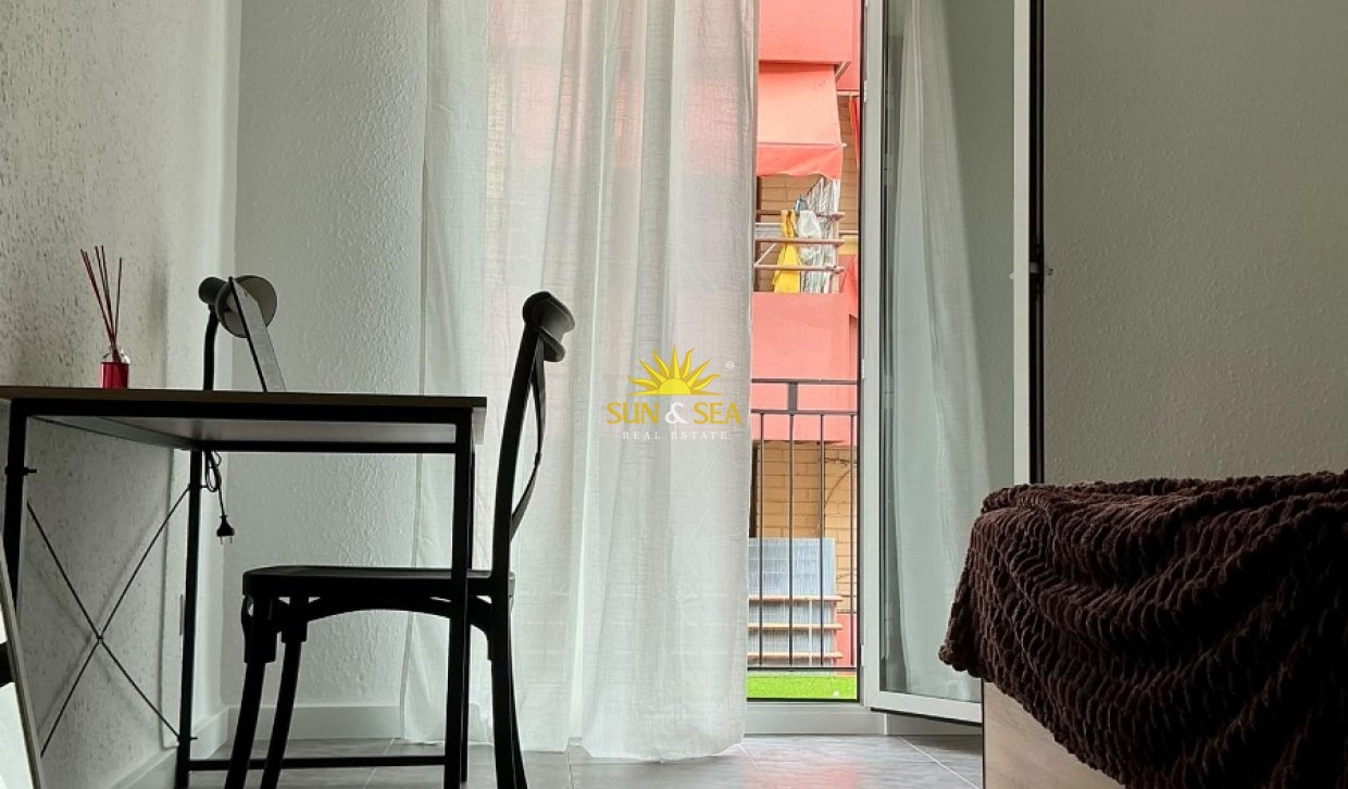 Location à long terme - Appartement - Alicante - Carolinas Altas