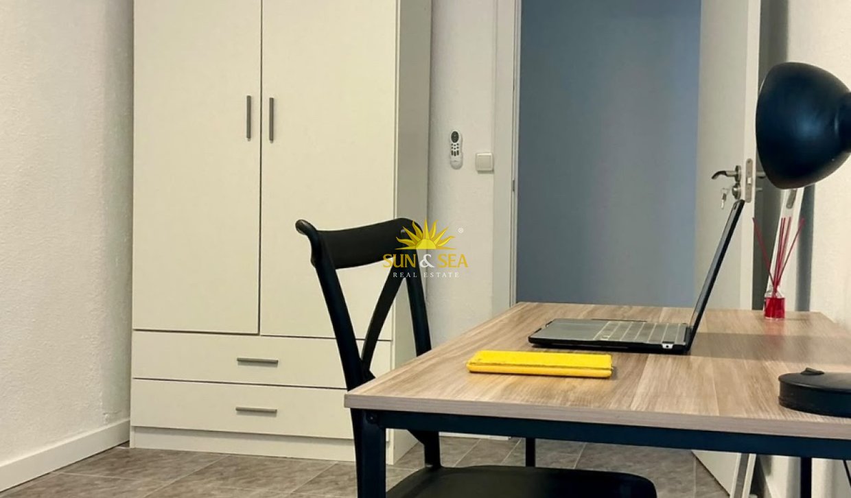 Location à long terme - Appartement - Alicante - Carolinas Altas