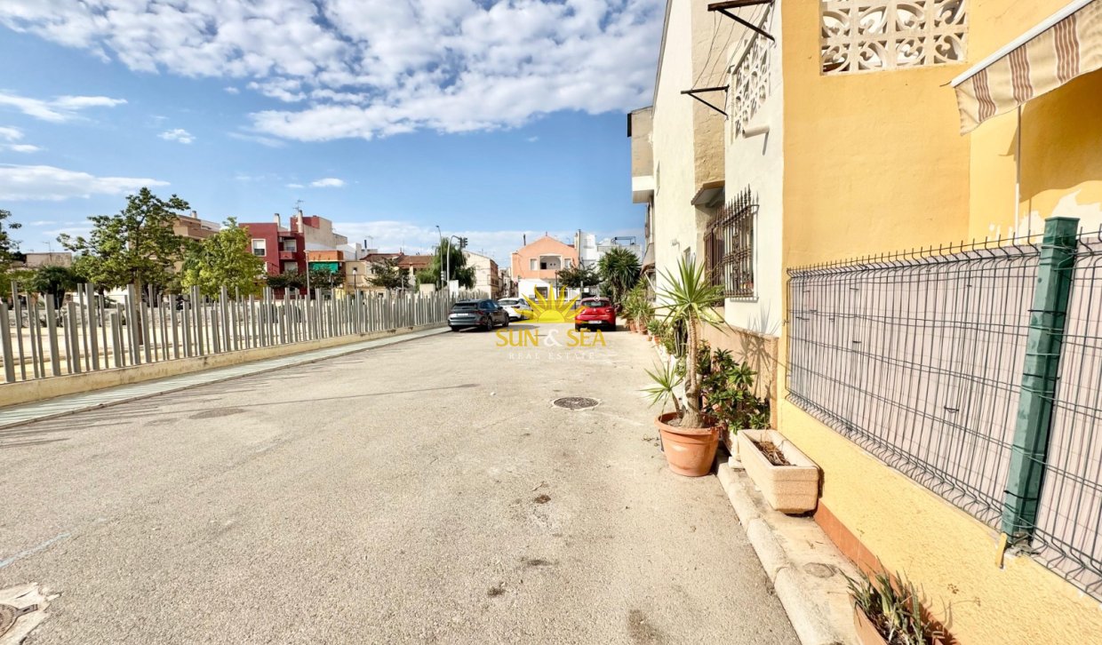 Location à long terme - Duplex - Dolores