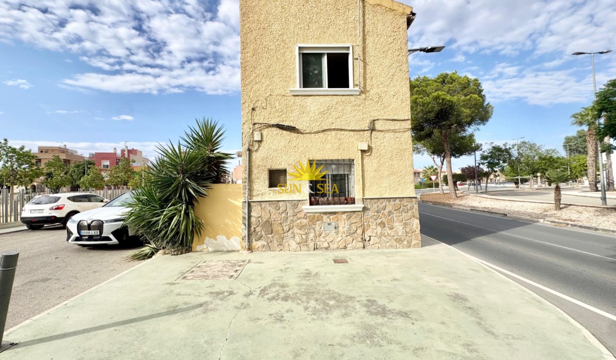 Location à long terme - Duplex - Dolores