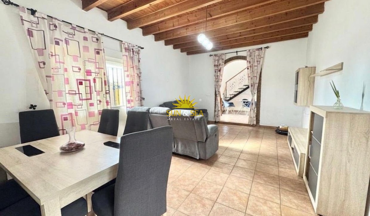 Location à long terme - Duplex - Dolores