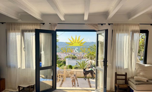 Location à long terme - Villa - Jávea