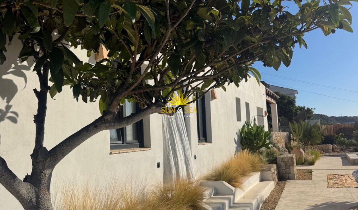 Location à long terme - Villa - Jávea