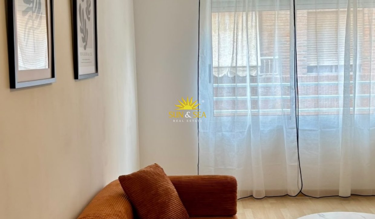 Location à long terme - Appartement - Alicante (Alacant)