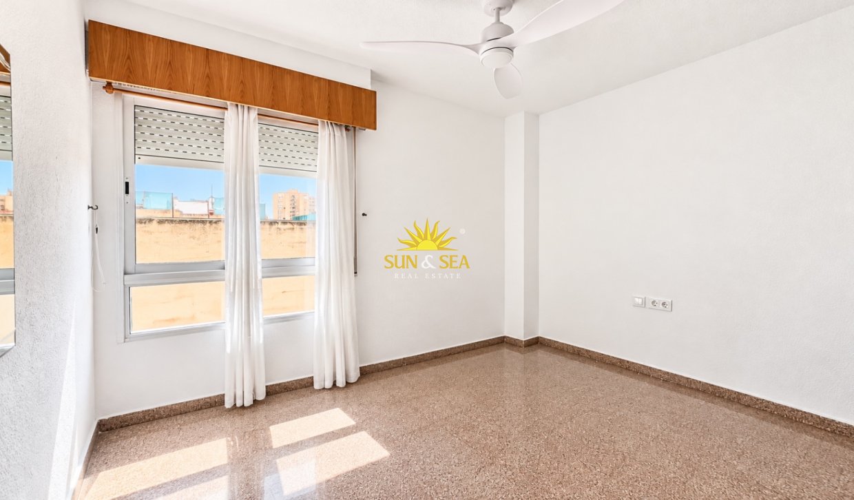 Location à long terme - Appartement - Alicante (Alacant)