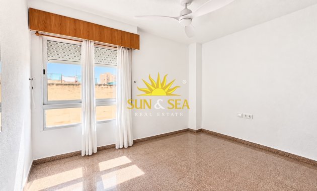 Location à long terme - Appartement - Alicante (Alacant)