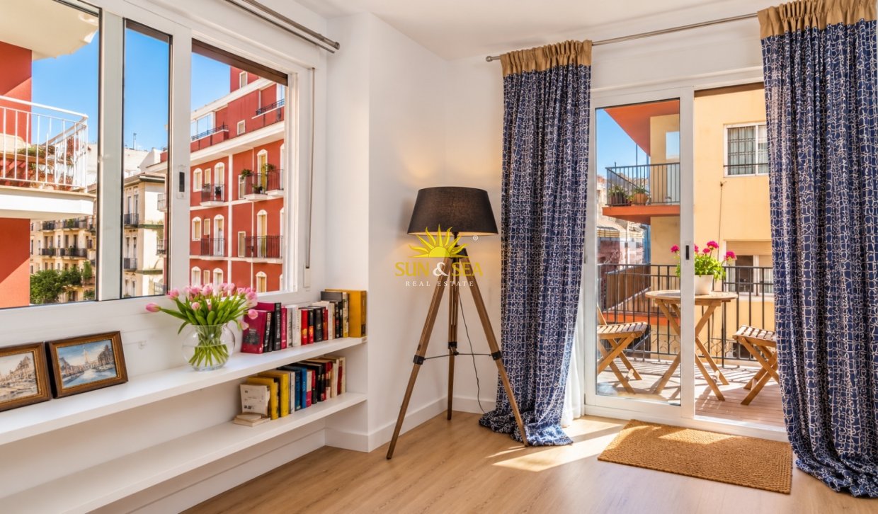 Location à long terme - Penthouse - Alicante (Alacant)