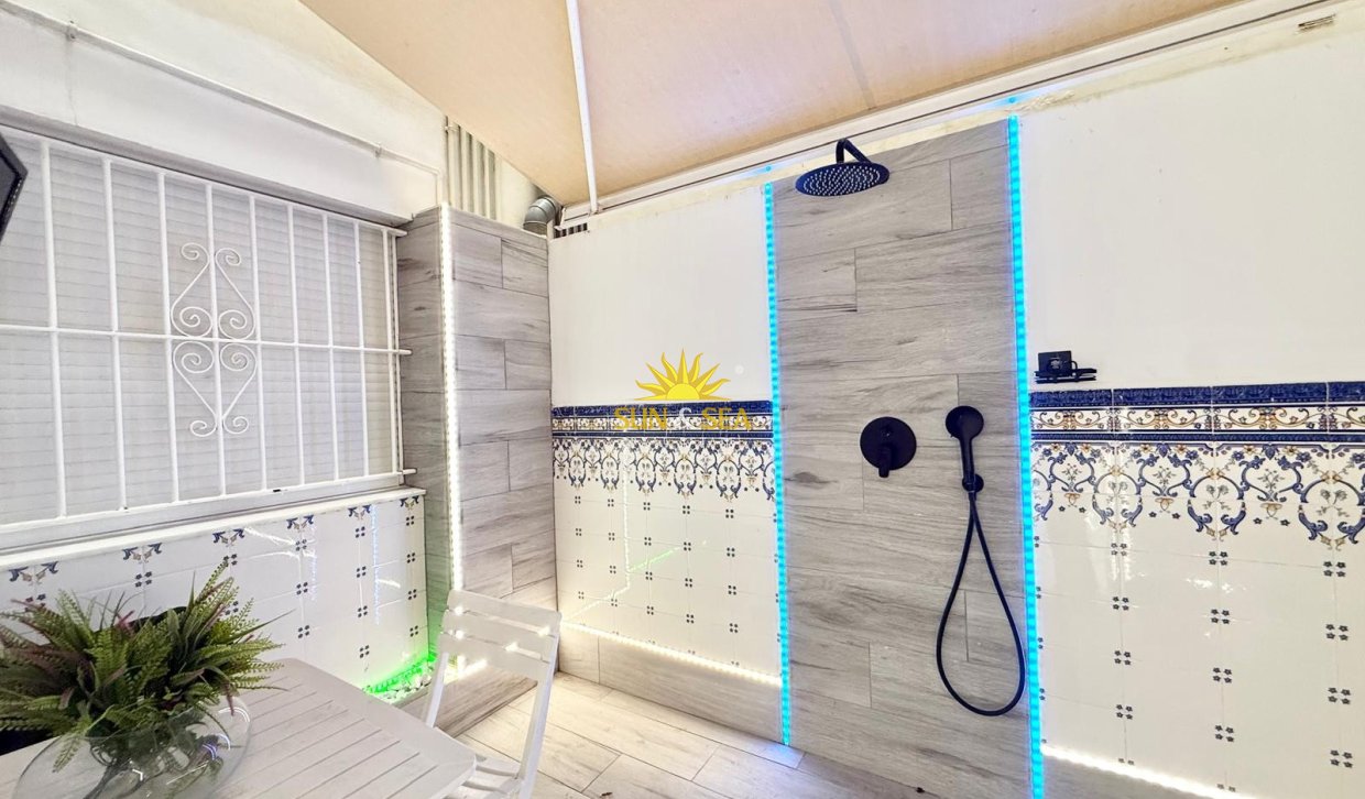 Wiederverkauf - Wohnung - Torrevieja - Centro