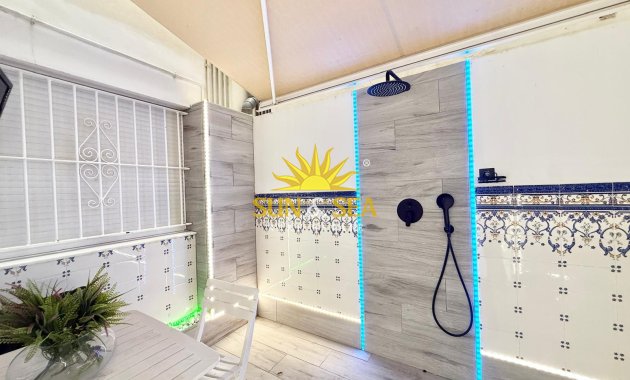 Wiederverkauf - Wohnung - Torrevieja - Centro