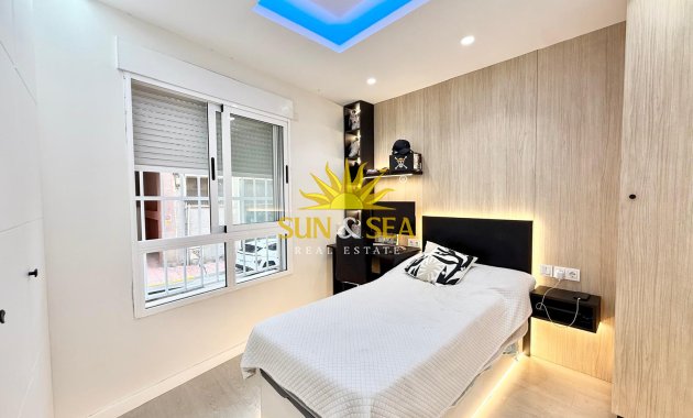 Wiederverkauf - Wohnung - Torrevieja - Centro