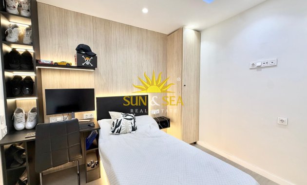 Wiederverkauf - Wohnung - Torrevieja - Centro