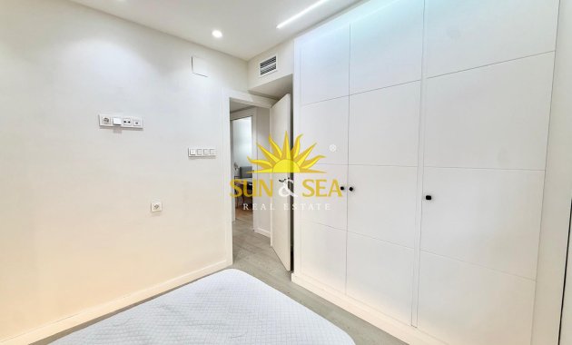 Wiederverkauf - Wohnung - Torrevieja - Centro