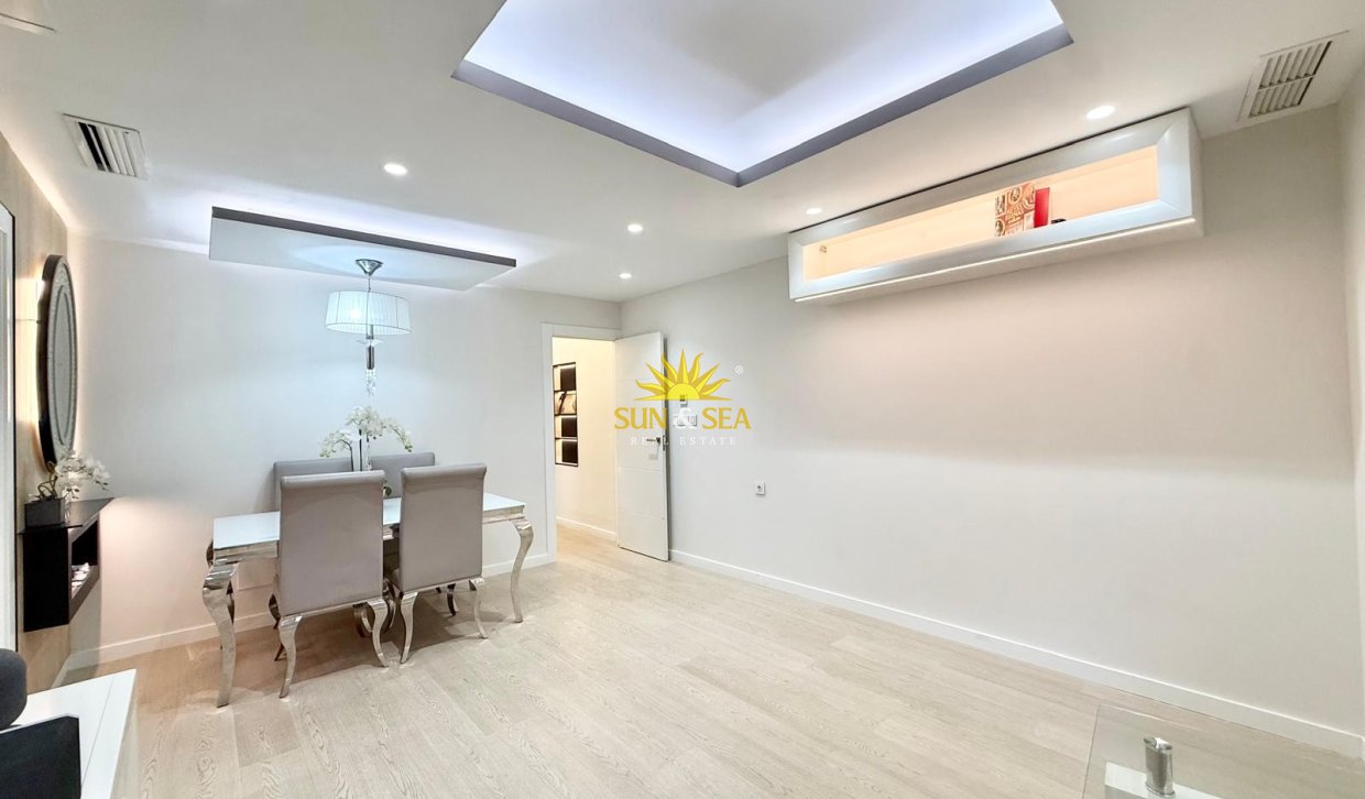Wiederverkauf - Wohnung - Torrevieja - Centro