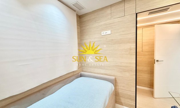 Wiederverkauf - Wohnung - Torrevieja - Centro