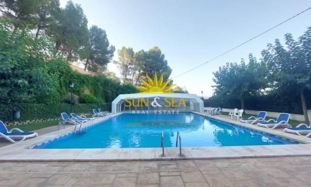 Alquiler a largo plazo - Chalet adosado - Altea