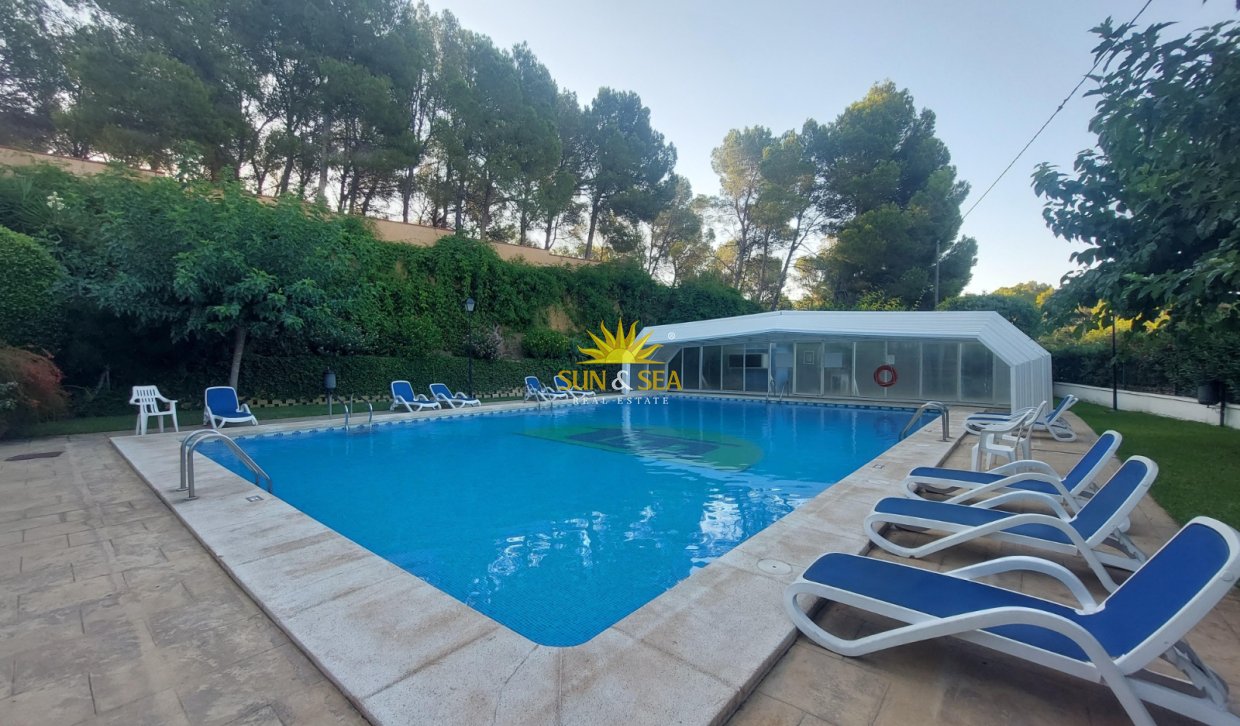 Alquiler a largo plazo - Chalet adosado - Altea