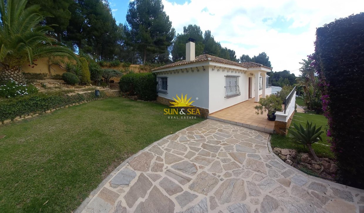 Alquiler a largo plazo - Chalet adosado - Altea