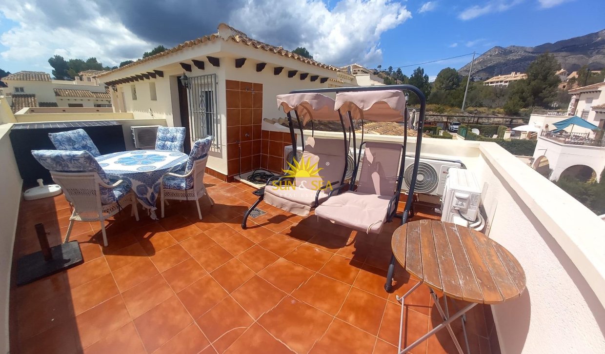 Alquiler a largo plazo - Chalet adosado - Altea
