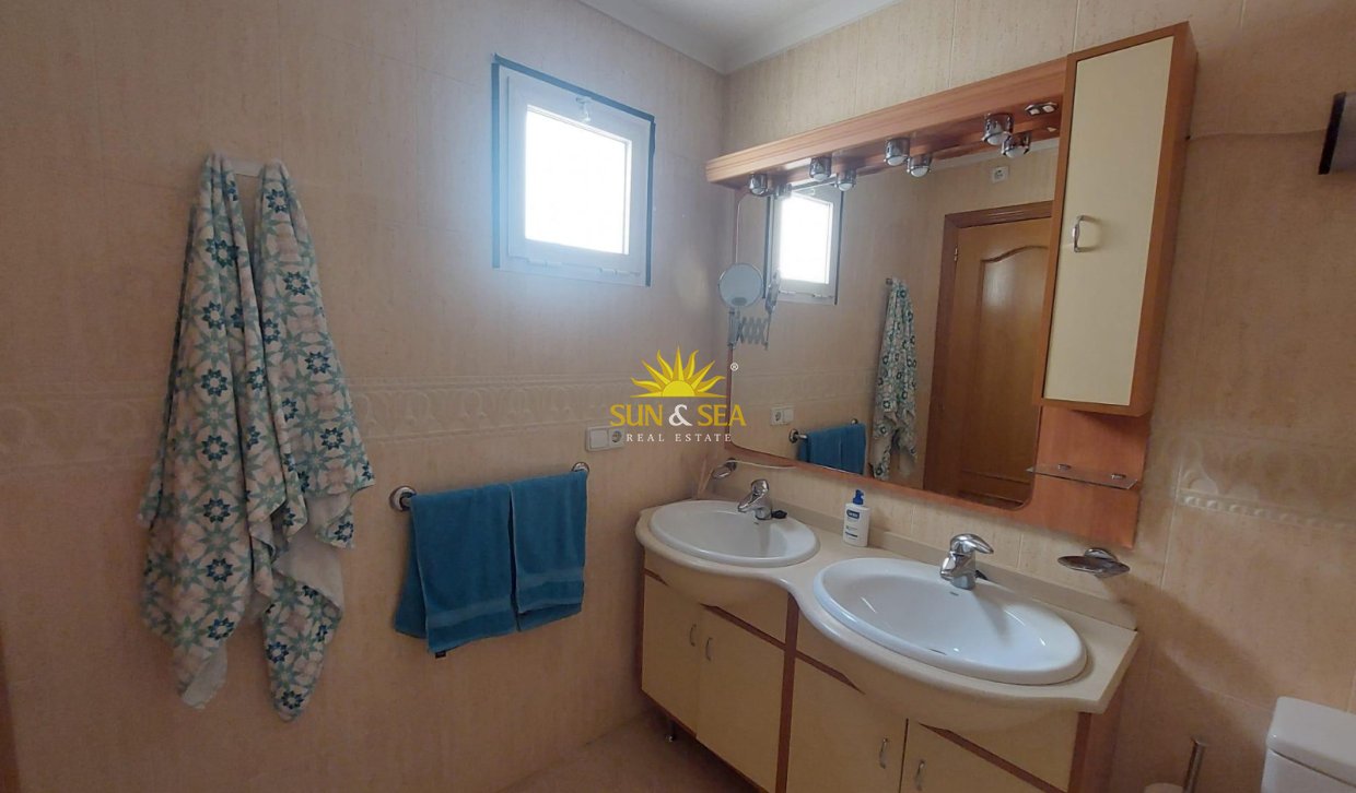 Alquiler a largo plazo - Chalet adosado - Altea