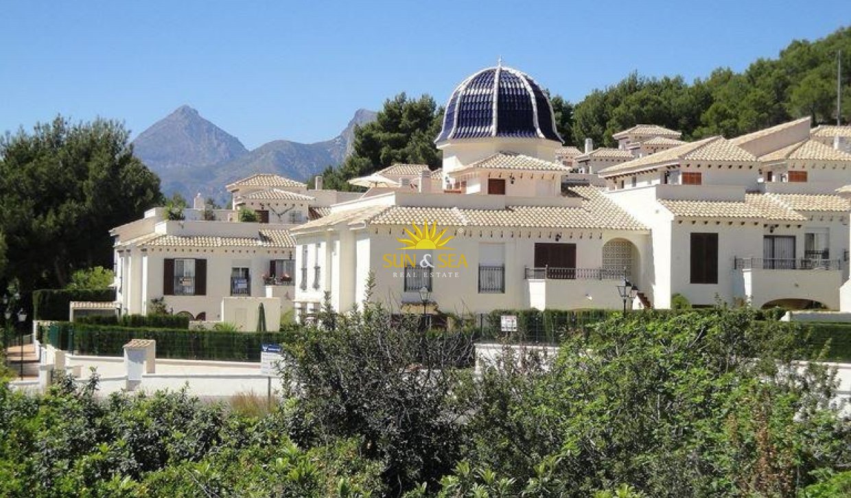 Alquiler a largo plazo - Chalet adosado - Altea