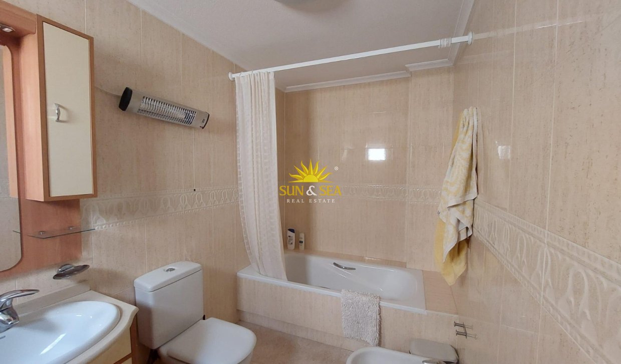 Alquiler a largo plazo - Chalet adosado - Altea