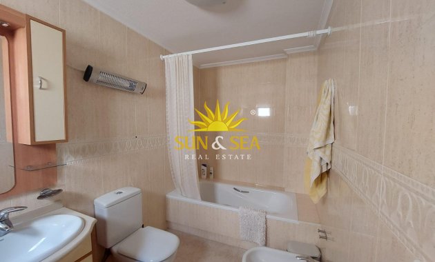 Alquiler a largo plazo - Chalet adosado - Altea