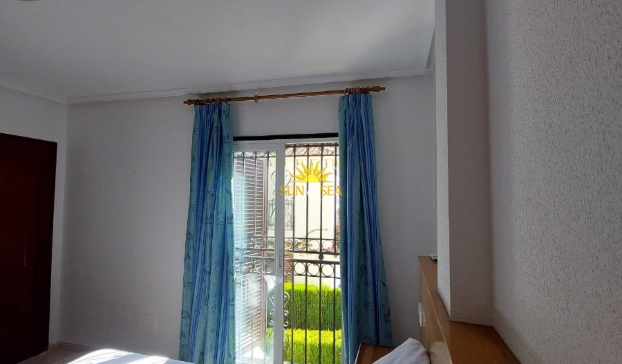 Alquiler a largo plazo - Chalet adosado - Altea