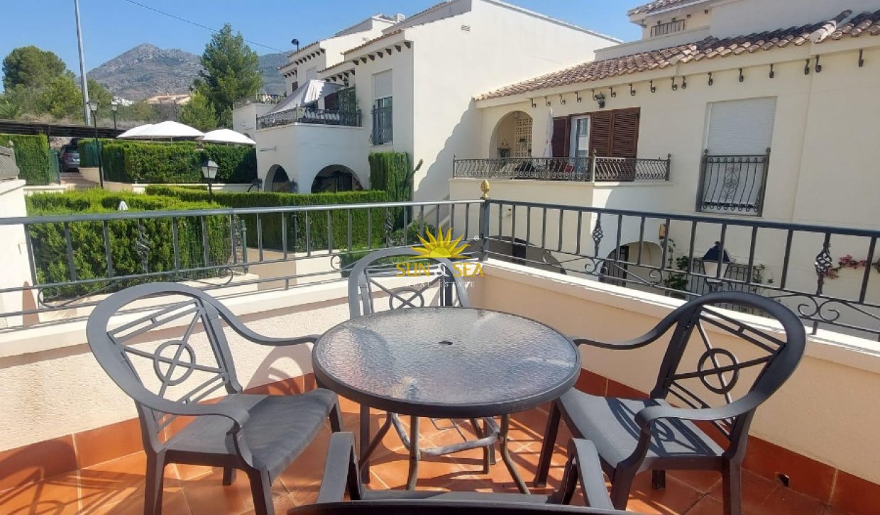 Alquiler a largo plazo - Chalet adosado - Altea