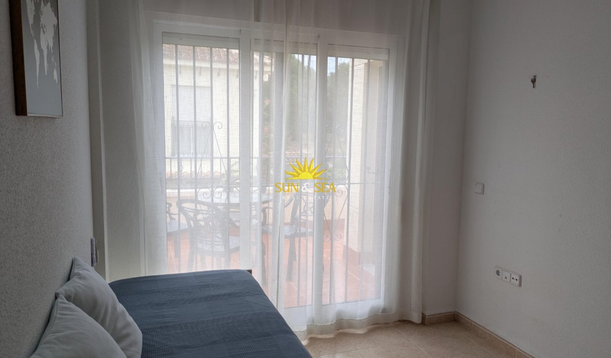 Alquiler a largo plazo - Chalet adosado - Altea