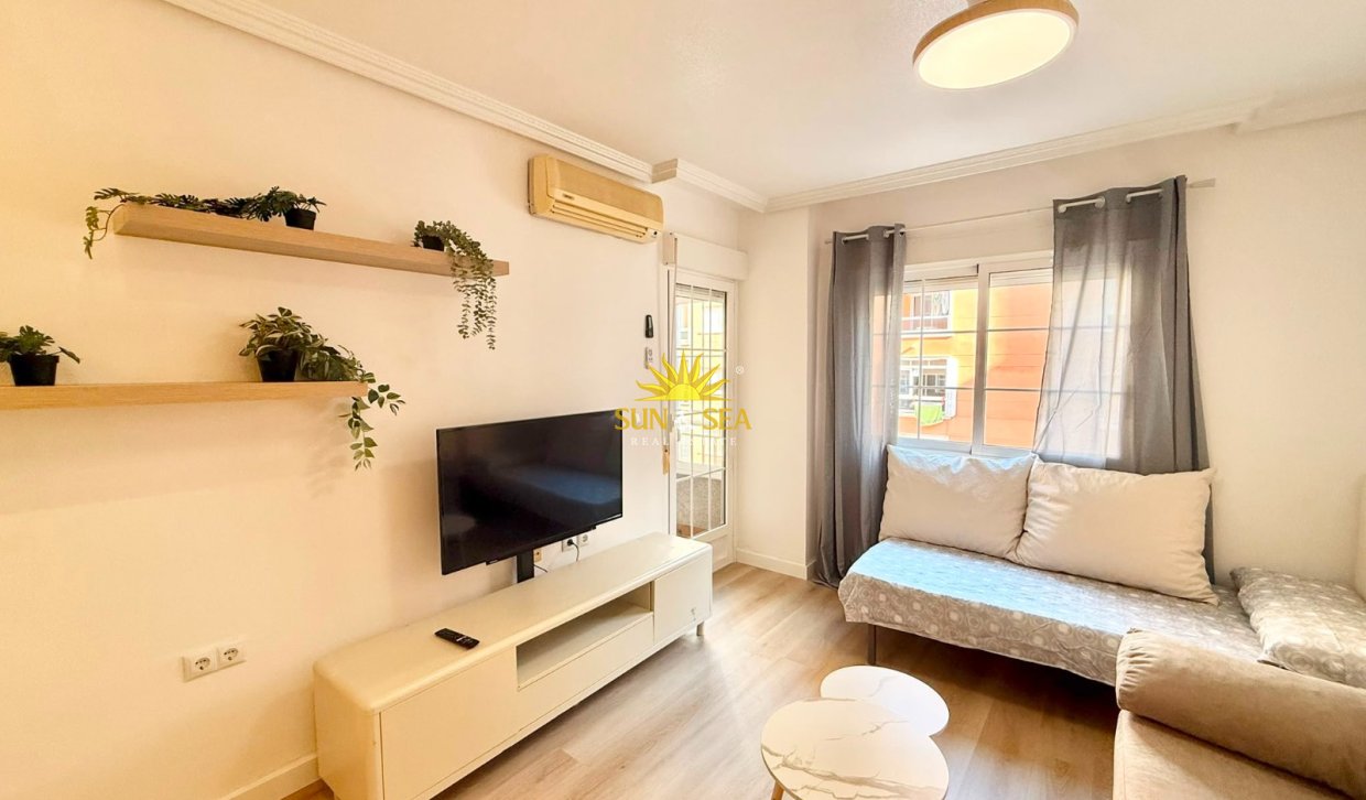 Wiederverkauf - Wohnung - Torrevieja - Centro