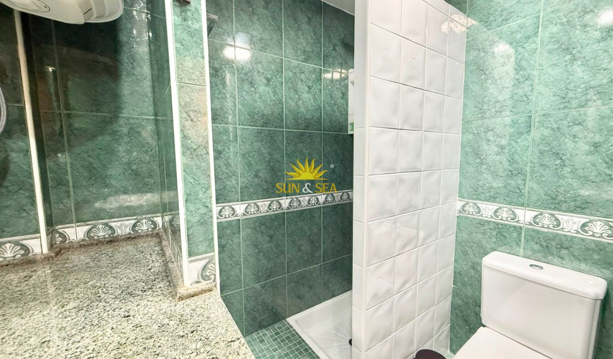 Wiederverkauf - Wohnung - Torrevieja - Centro