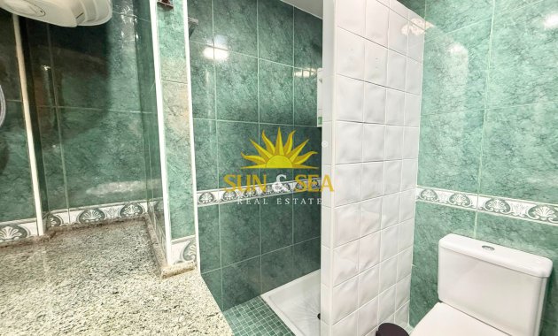 Wiederverkauf - Wohnung - Torrevieja - Centro