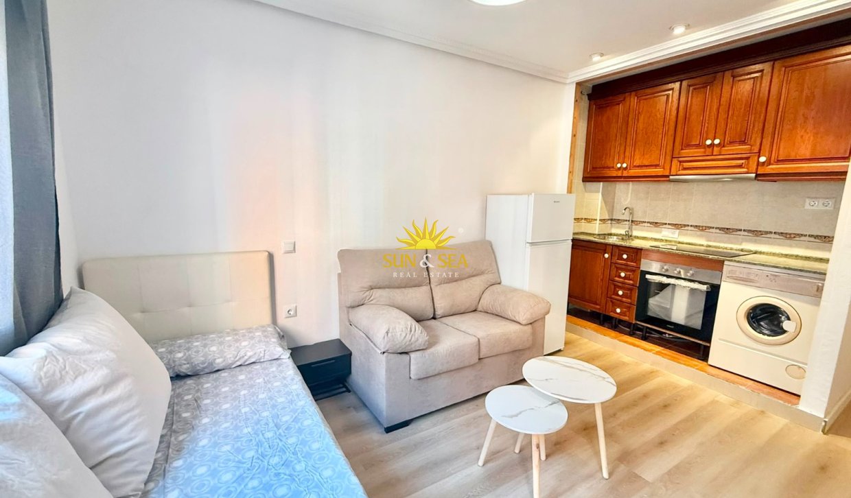 Wiederverkauf - Wohnung - Torrevieja - Centro