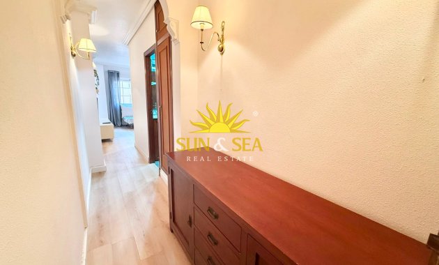 Wiederverkauf - Wohnung - Torrevieja - Centro