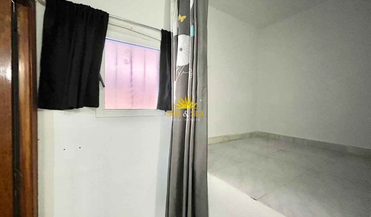Wiederverkauf - Wohnung - Torrevieja - Centro