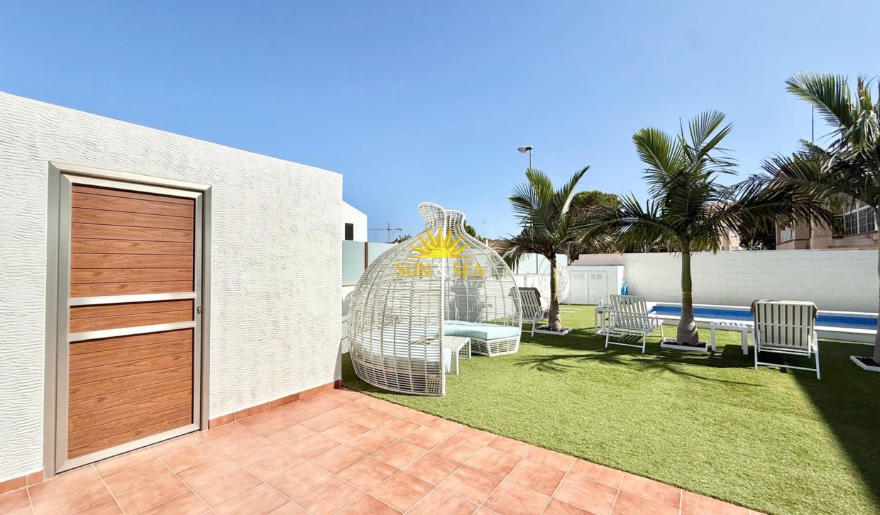 Location à long terme - Villa - Orihuela Costa - La Zenia
