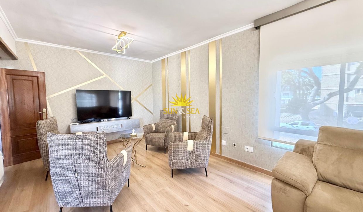 Location à long terme - Villa - Orihuela Costa - La Zenia