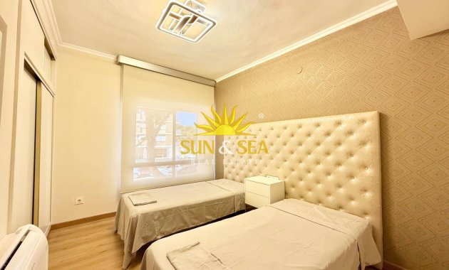Location à long terme - Villa - Orihuela Costa - La Zenia